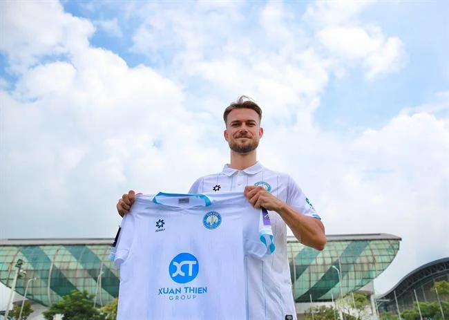 Hình ảnh về sự phát triển công nghệ và mở rộng quốc tế của fcb8 Bắn Cá